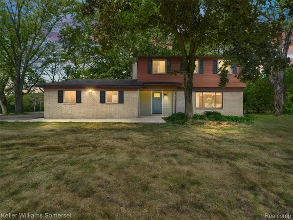 29523 Ravenscroft Street, Farmington, MI 48331
