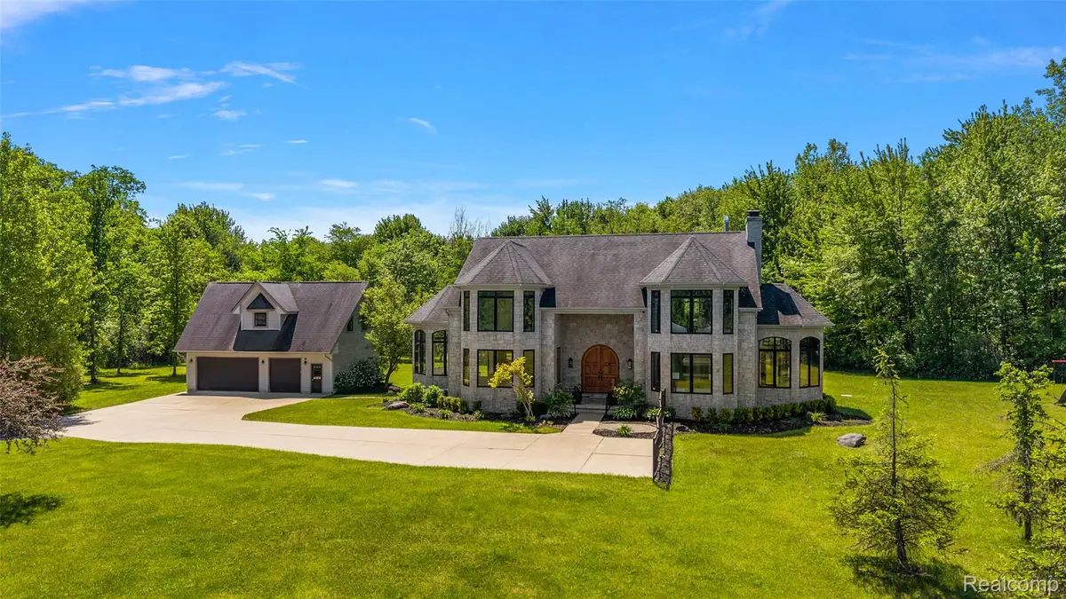 62502 Wayfaring Road, Ray, MI 48096 - #1