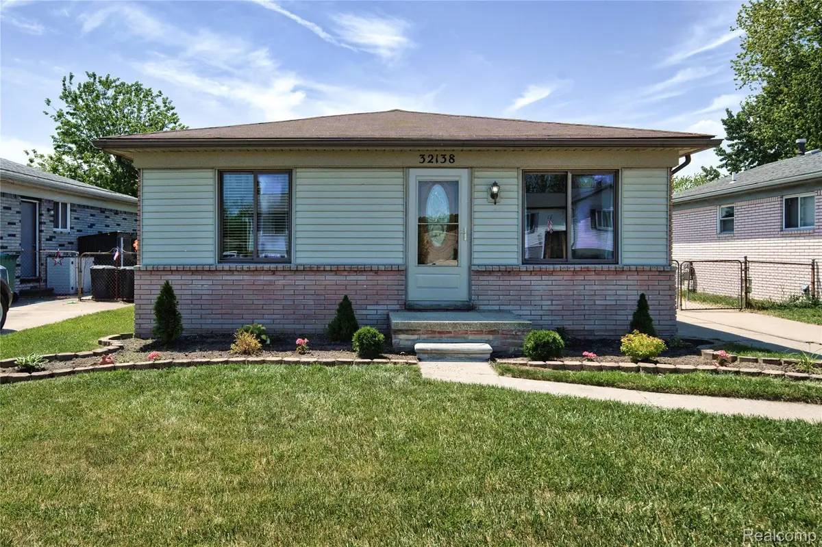 32138 Glaser Road, Rockwood, MI 48173 - #1