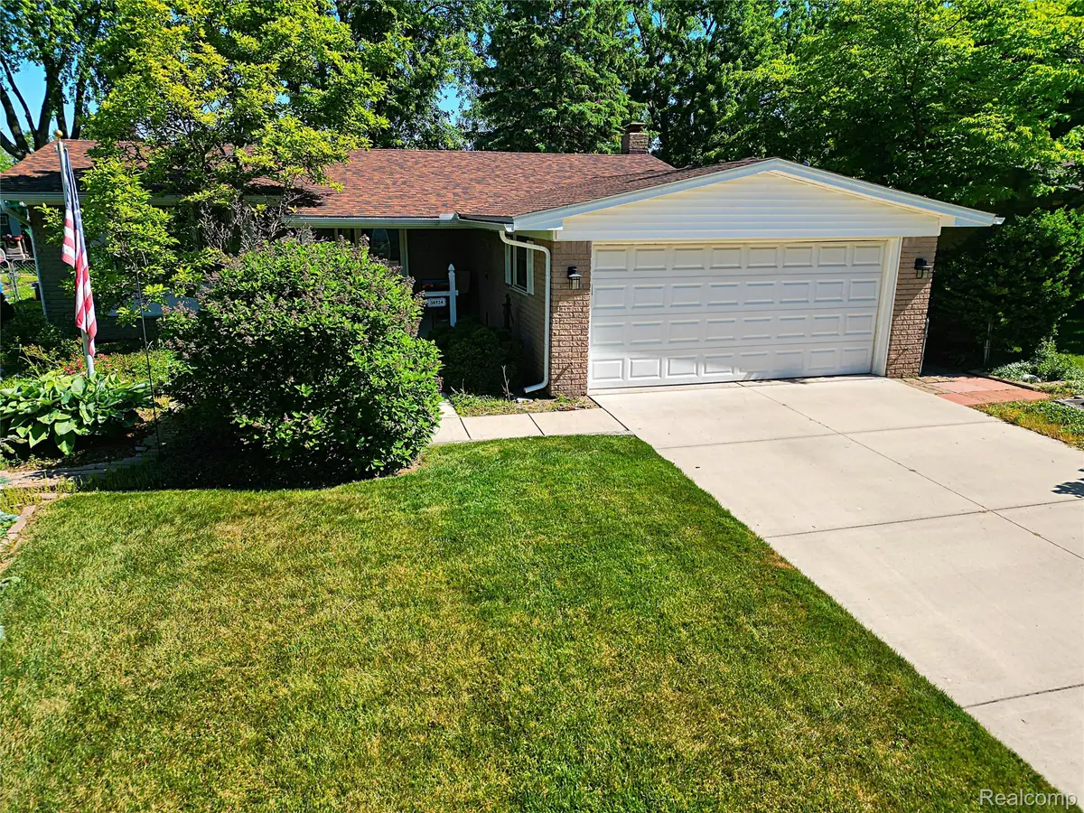 38924 Dover Street, Livonia, MI 48150 - #1