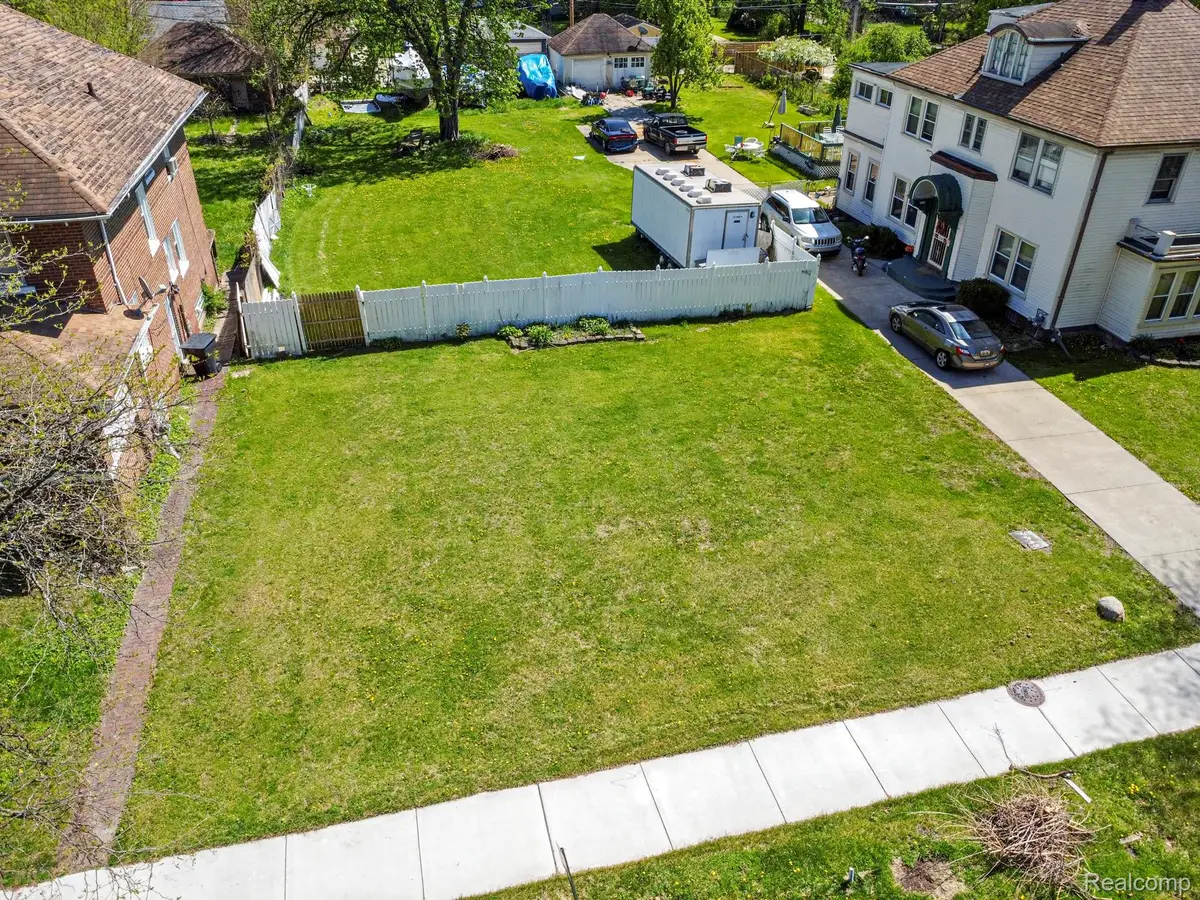 2231 N La Salle Gardens, Detroit, MI 48206 - #1