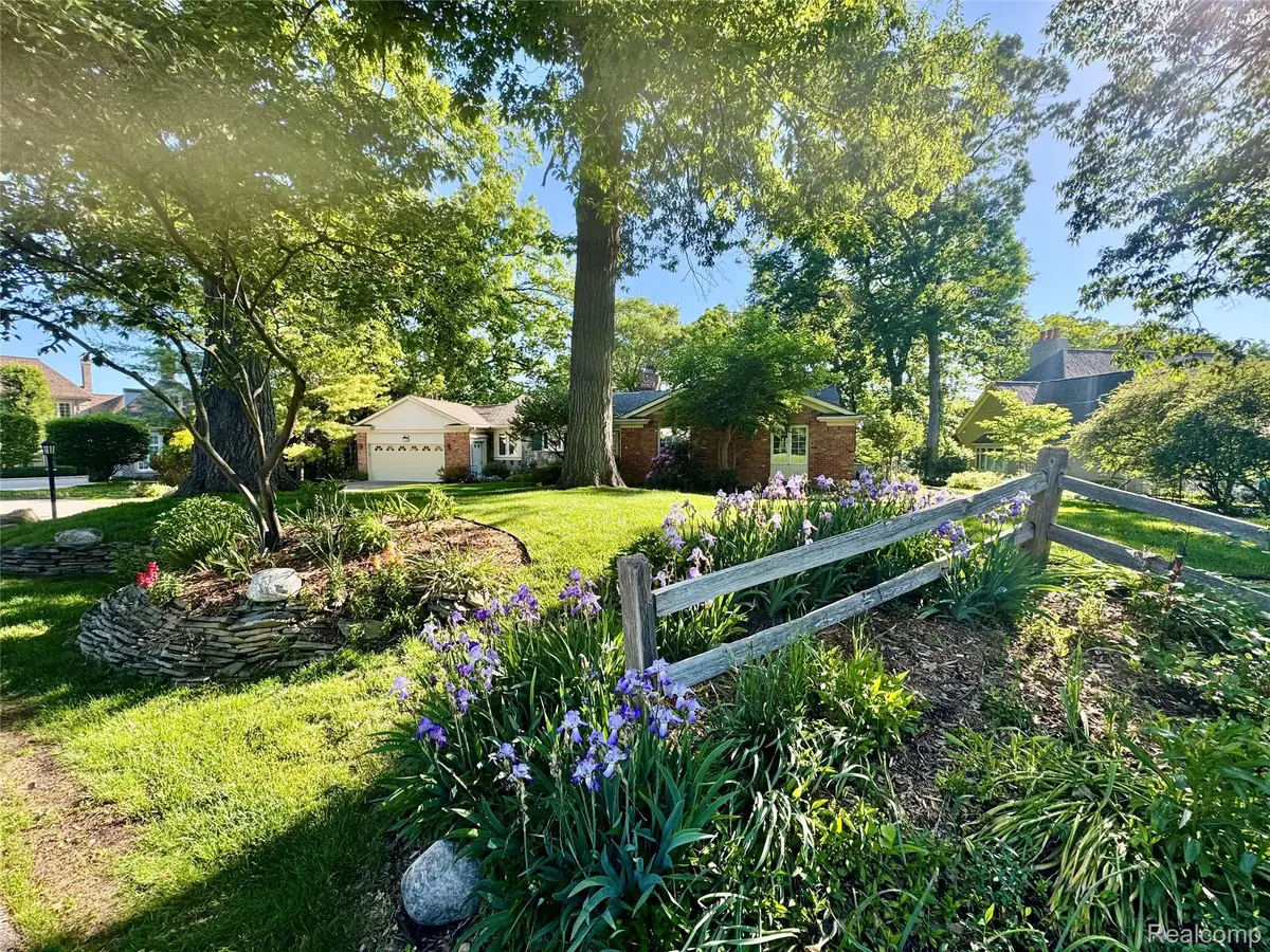 1448 Inwoods Circle, Bloomfield, MI 48302 - #1