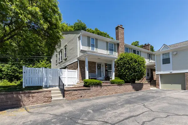 42126 Pellston Drive, Northville, MI 48167