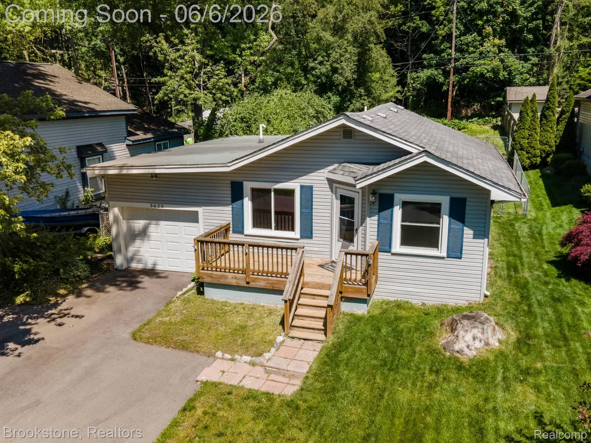 3620 Lotus Drive, Waterford, MI 48329 - #1