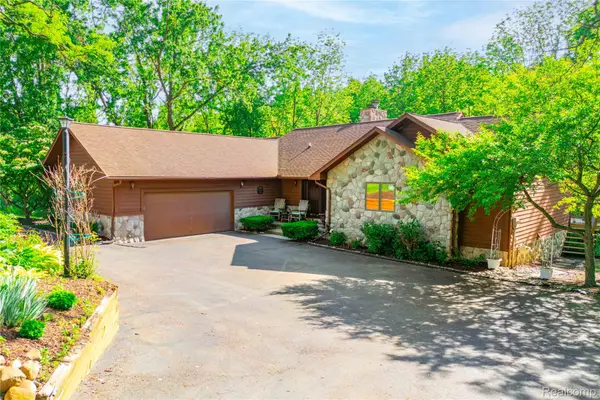 2555 Marion Acres Street, CommerceTwp, MI 48382