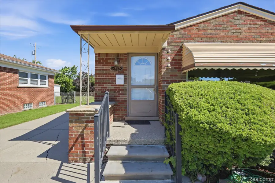 25742 Jennifer, Redford, MI 48239 - #2