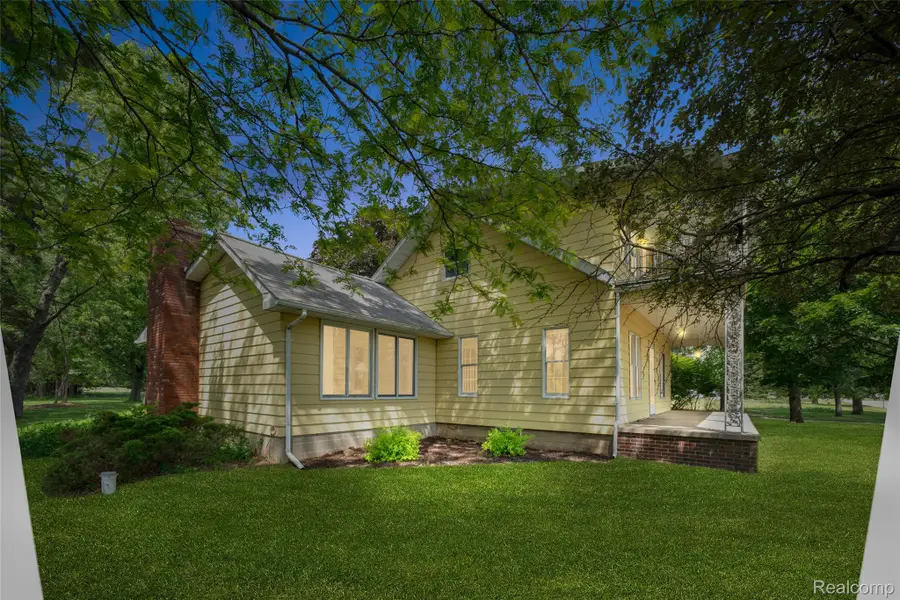 607 E King Street, Corunna, MI 48817 - #3