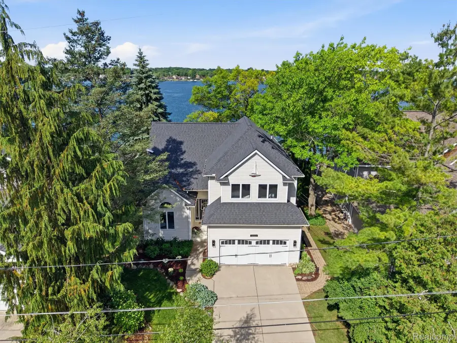 12224 Mantawauka Drive, Fenton, MI 48430 - #2