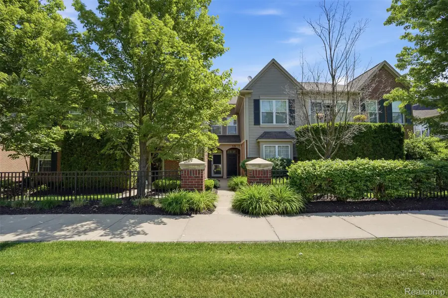320 N Wixom Road #30, Wixom, MI 48393 - #2