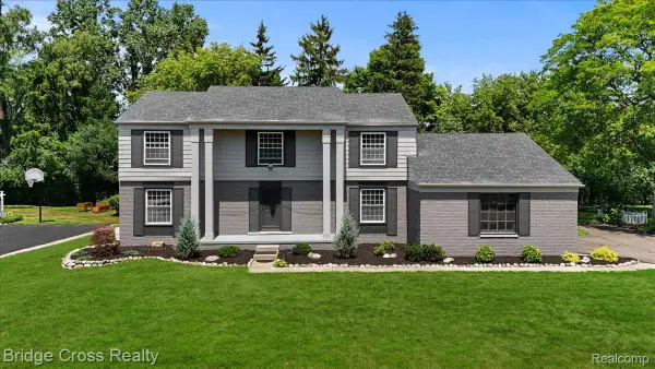 655 S Spinningwheel Lane, BloomfieldHills, MI 48304