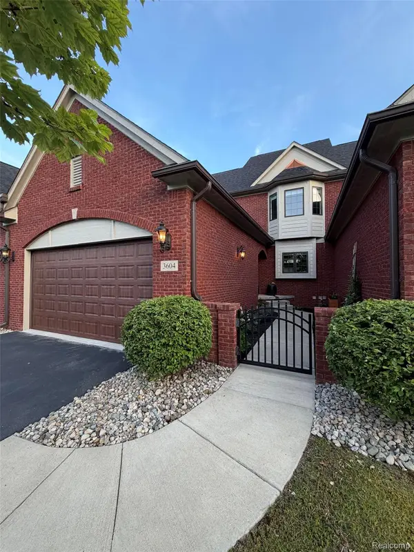 3604 Bay Harbor Drive #78, Brighton, MI 48114