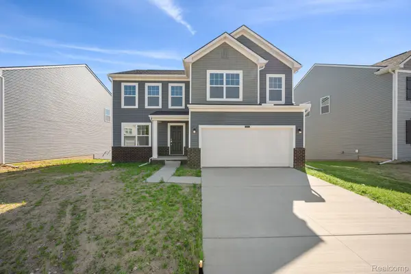 412 Hidden River W W, Holly, MI 48442