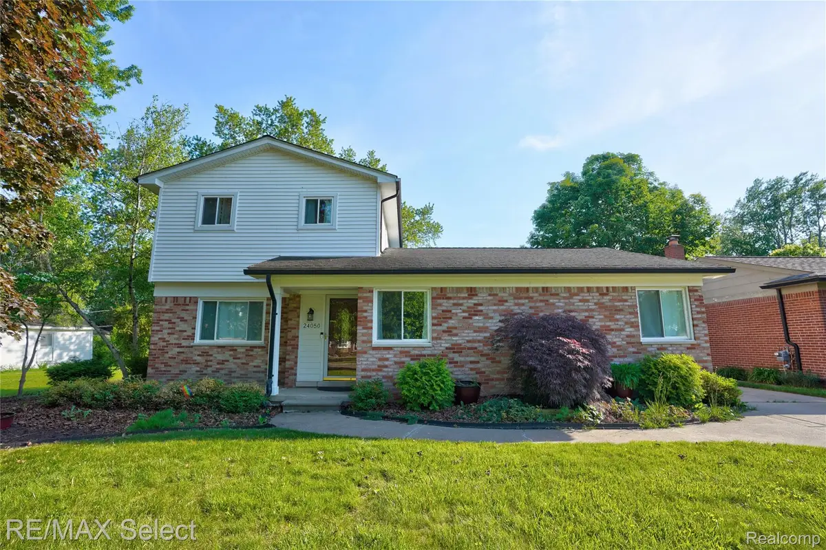 24050 Lakewood Street, Saint Clair Shores, MI 48082 - #1