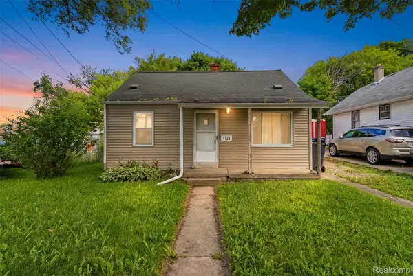 1128 Barrie Avenue, Flint, MI 48507