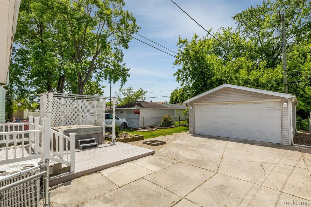 24921 Lexington Avenue, Eastpointe, MI 48021 - #1