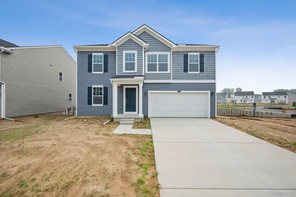 408 Hidden River W, Holly, MI 48442