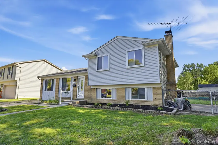 39385 Dillingham Street, Westland, MI 48186 - #2