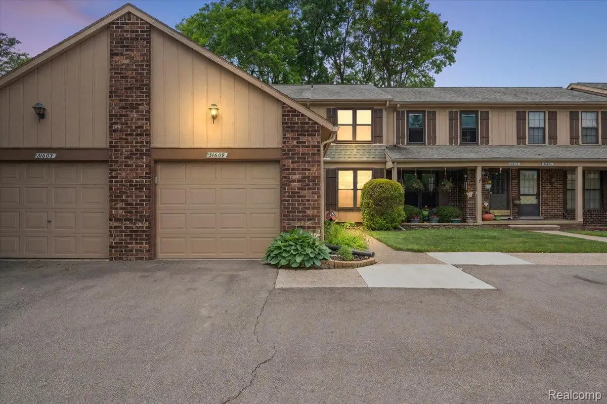 31609 Green Meadow Lane #139, Warren, MI 48093 - #1