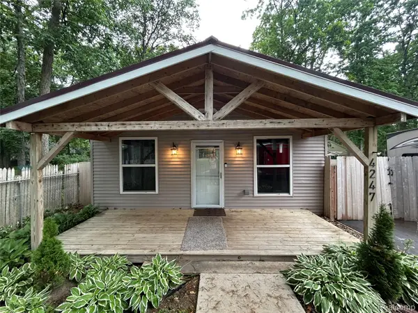 4247 Laforest Drive, Waterford, MI 48329