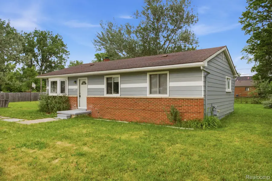 6291 Edmund Street, Romulus, MI 48174 - #2