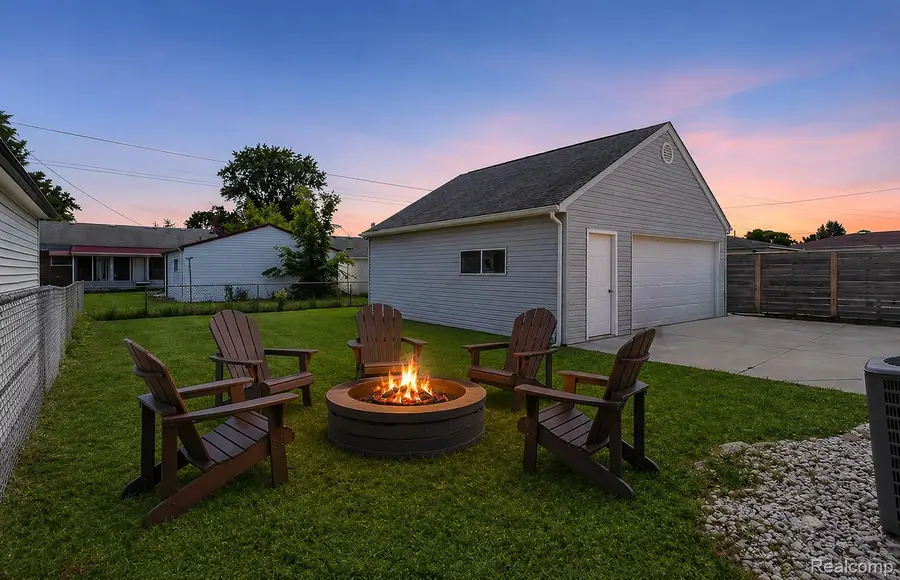 25060 Koontz Street, Roseville, MI 48066 - #2