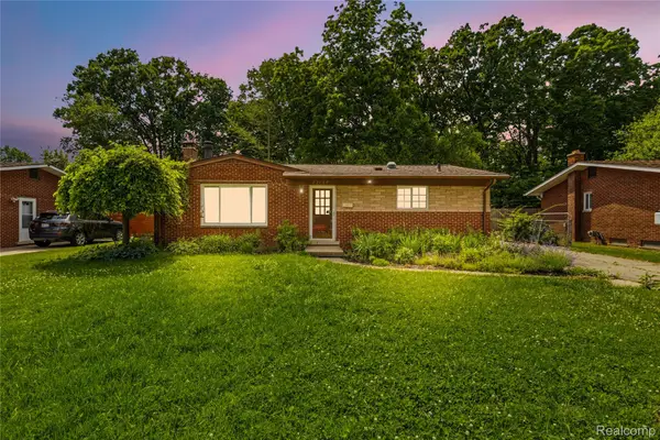 22159 W Brandon Street, Farmington, MI 48336