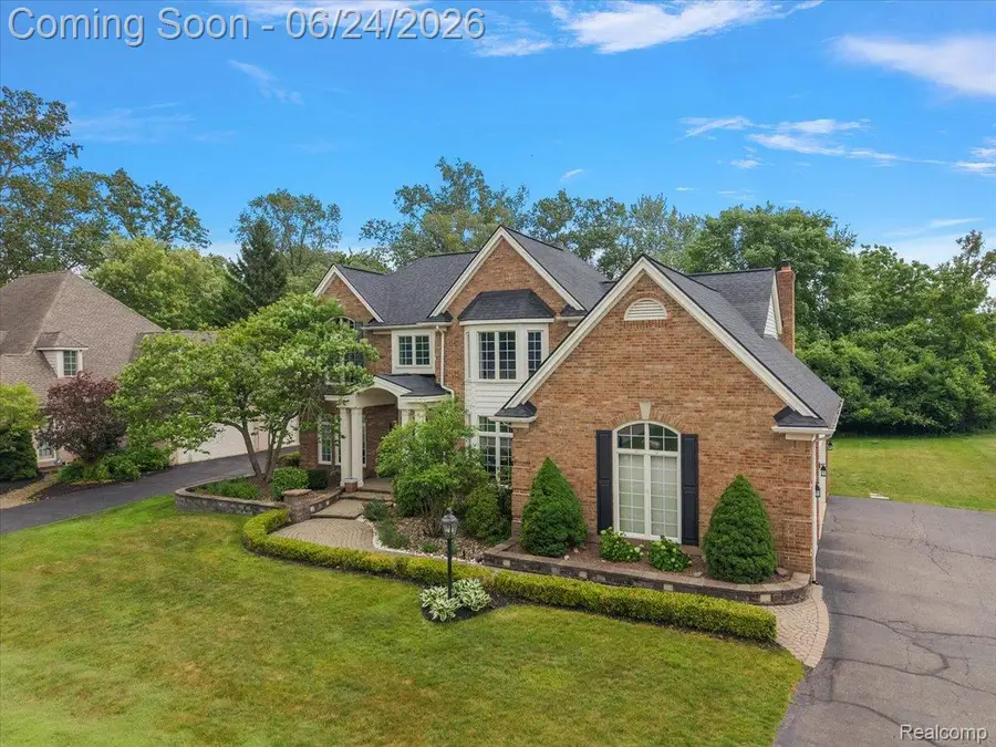 40067 Woodside Drive S, Northville, MI 48168 - #3