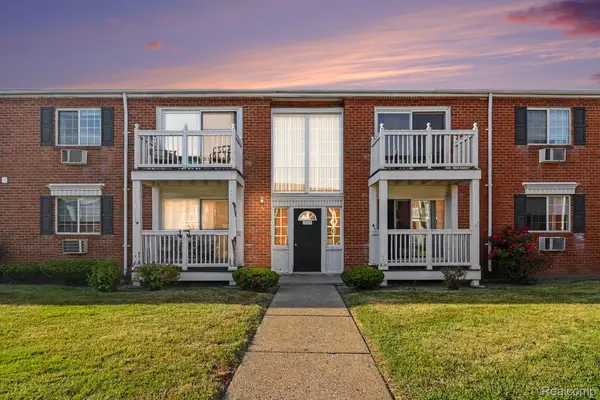 2440 Parmenter Boulevard #204, RoyalOak, MI 48073