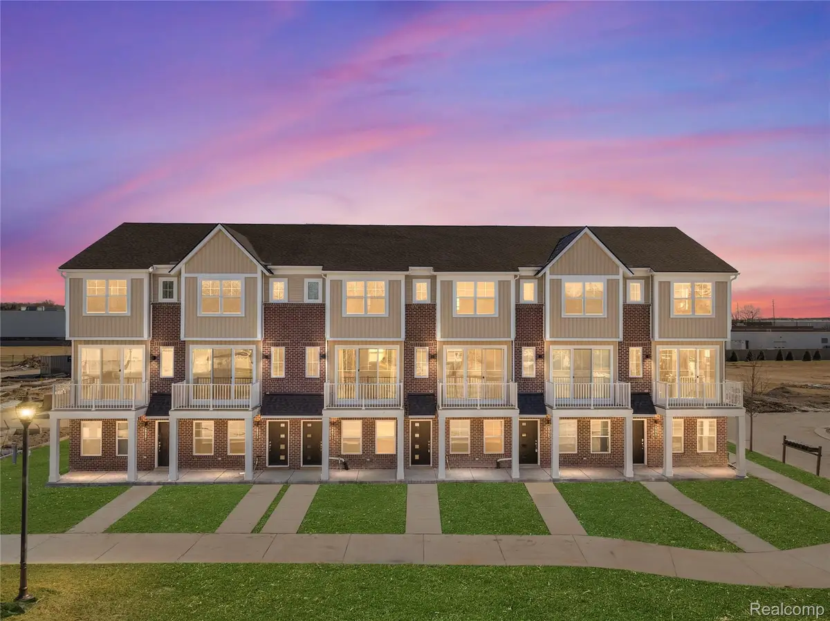 29989 Center Street #8, New Hudson, MI 48165 - #1