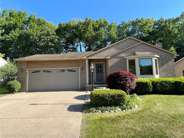 992 Alpine Drive, Brighton, MI 48116