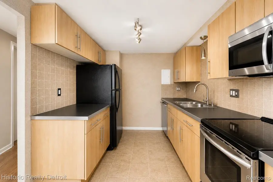 1300 E Lafayette #905, Detroit, MI 48207 - #3