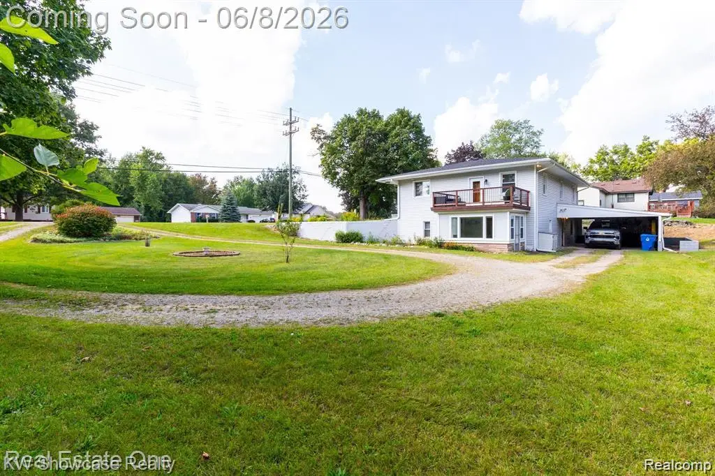 331 Lochaven Road, Waterford, MI 48327 - #1