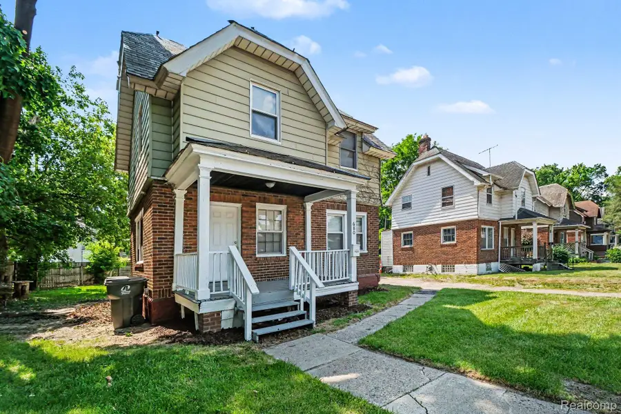 680 N Perry Street, Pontiac, MI 48342 - #3