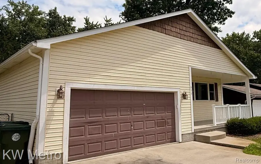 655 Sherry Drive, Orion, MI 48362 - #3
