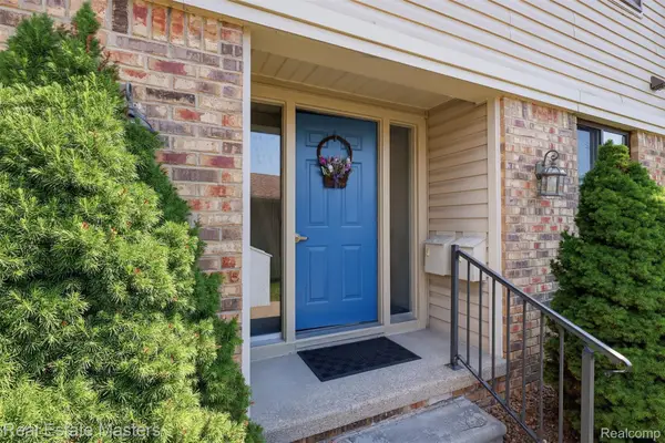 1700 River Road #8, Marysville, MI 48040