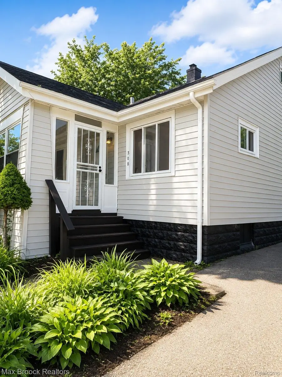 308 S Marshall Street, Pontiac, MI 48342 - #2