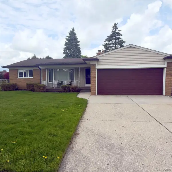 19385 Skyline Street, Roseville, MI 48066
