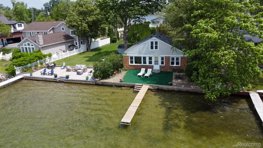 8691 Cooley Lake Road, Commerce Township, MI 48382 - #3