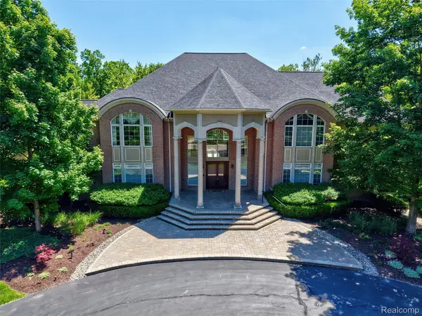 8479 Misty Meadows, GrandBlanc, MI 48439