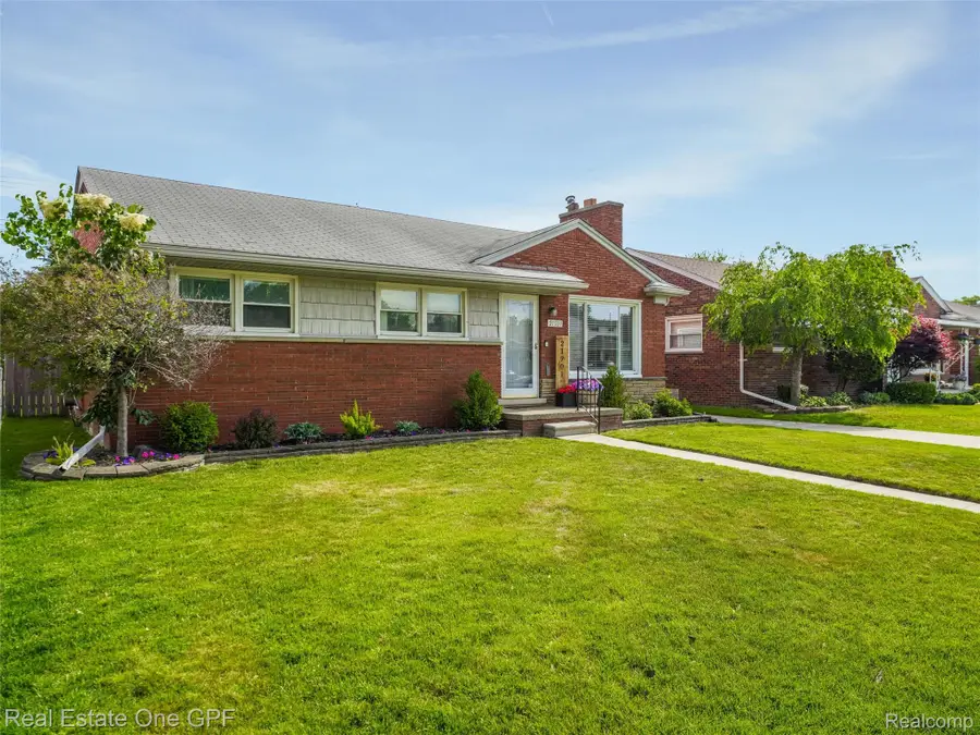21701 Chalon Street, Saint Clair Shores, MI 48080 - #2