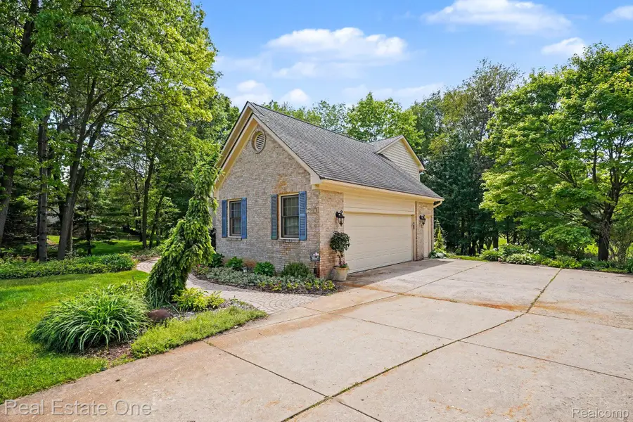 2958 Pine Needle Drive, White Lake, MI 48383 - #2
