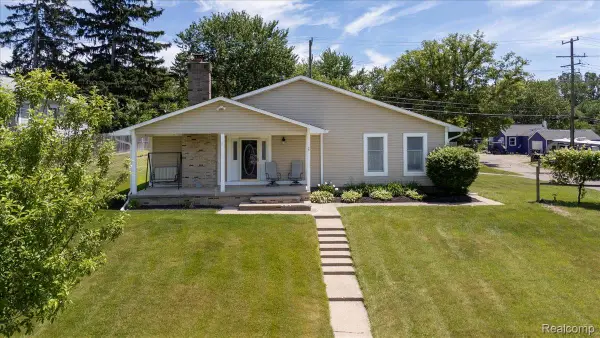 795 Hogarth Avenue, Waterford, MI 48328