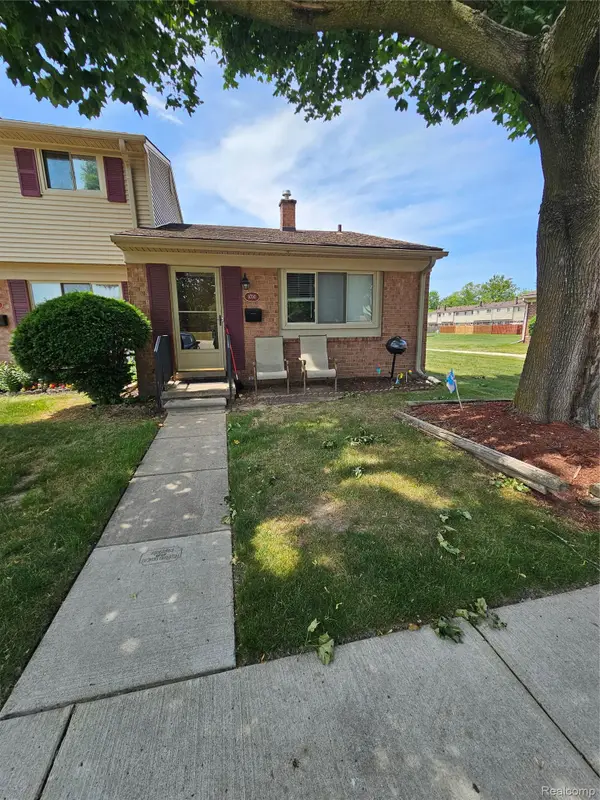 9700 Pine Street, Taylor, MI 48180
