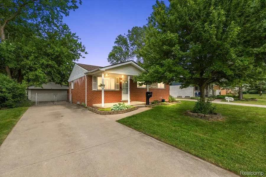 1146 Harrison Avenue, Garden City, MI 48135 - #2