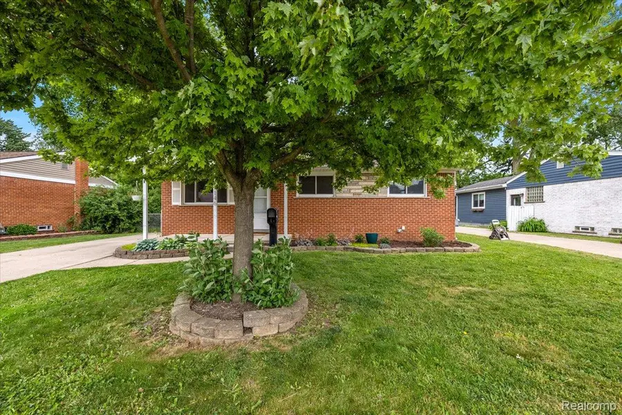 1146 Harrison Avenue, Garden City, MI 48135 - #3
