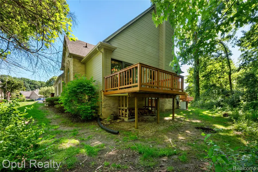 24585 Edgewood Drive, Novi, MI 48374 - #3