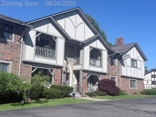 42160 Woodward Avenue #7, BloomfieldHills, MI 48304