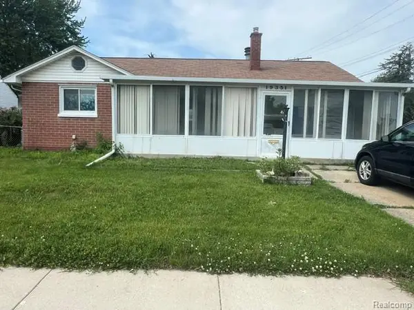 19351 Eastland Street, Roseville, MI 48066