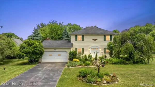 6339 Westwego Drive, Brighton, MI 48116
