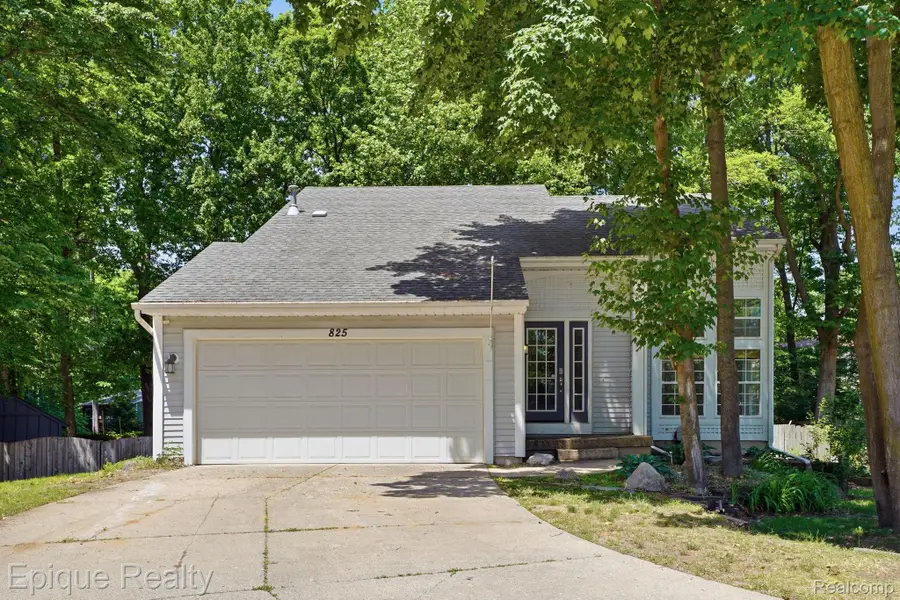 825 Summer Creek Court Se, Kentwood, MI 49508 - #2